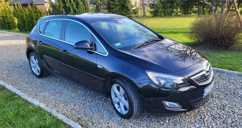 Opel Astra cena 27900 przebieg: 158500, rok produkcji 2010 z Kowalewo Pomorskie małe 106